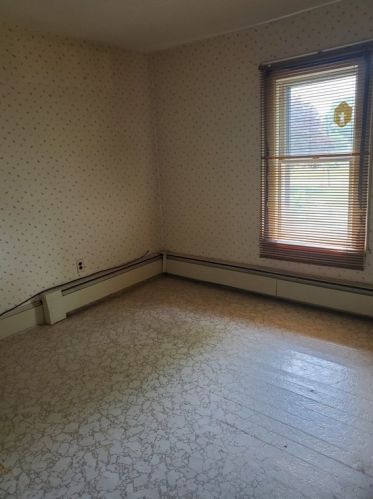 89 Wilson Ave, Chicopee MA 01013-1424 exterior