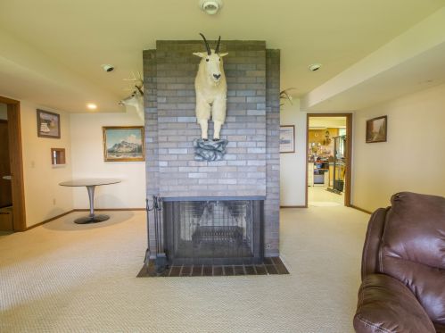 300 Cir Dr, Meskegon MI 49445-2712 exterior