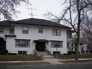 819 14th St, Manitowoc, WI 54220-3230