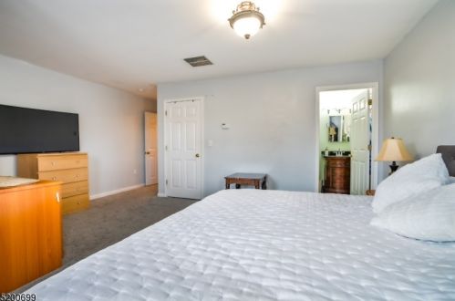 708 Front St, Plainfield NJ 07060-1033 exterior