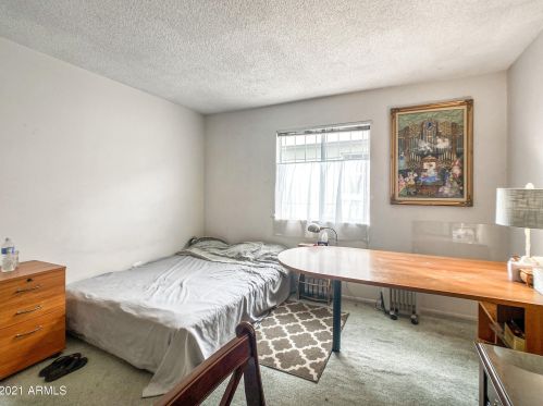 5654 12 St, Phoenix AZ 85086-7358 exterior