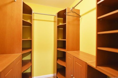 422 158th St, Bronx NY 10456-7702 exterior