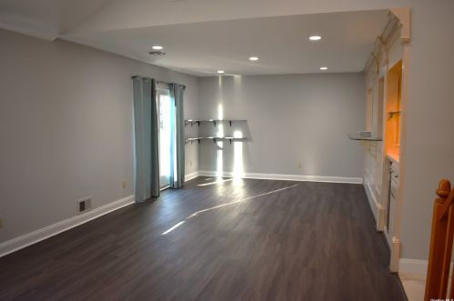 196 Scarlett Dr, Commack NY 11725-4636 exterior