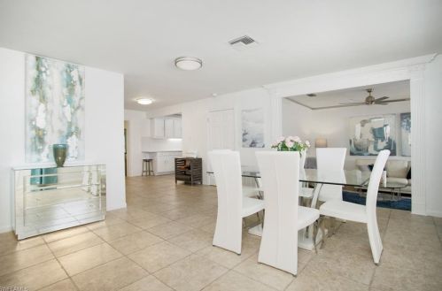 702 107 Ave, Naples FL 34108-1858 exterior