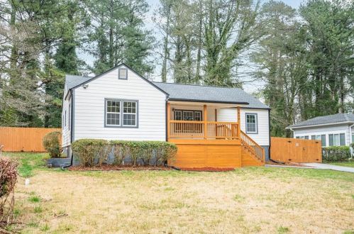 1430 Centra Villa Dr, Atlanta GA  30311-3426 exterior