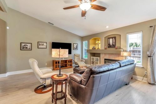 928 Carter St, Folsom CA 95630-9569 exterior