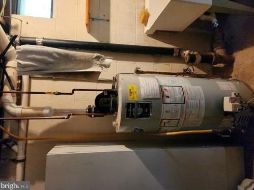 1410 Springside Dr, Lancaster PA 17603-6320 exterior