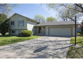 2242 Kessler Ct, Chaska, MN 55318-2828