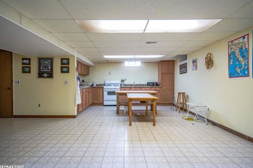 45985 Mdw Cir, Macomb Township MI 48044-3936 exterior