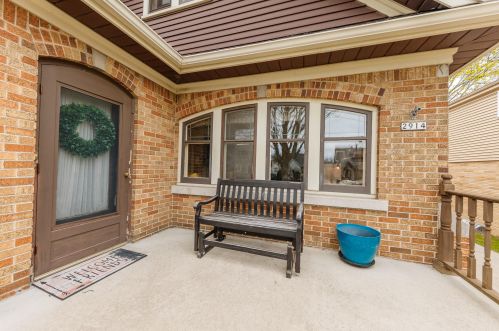 2914 75th St, Milwaukee, WI 53210-1024