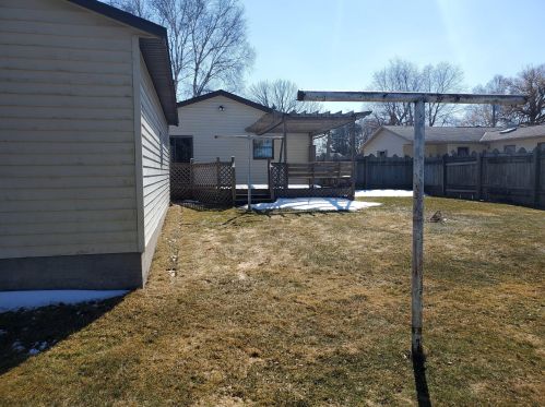 1130 Thomas St, Manitowoc WI 54220-2250 exterior