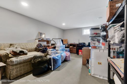 9 Holland Rd, Middletown, NJ 07748-2435