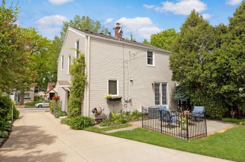 2716 44, Milwaukee WI 53219-3202 exterior