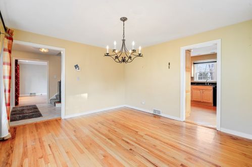 57 Locksley Dr, Pittsburgh PA  15235-5117 exterior