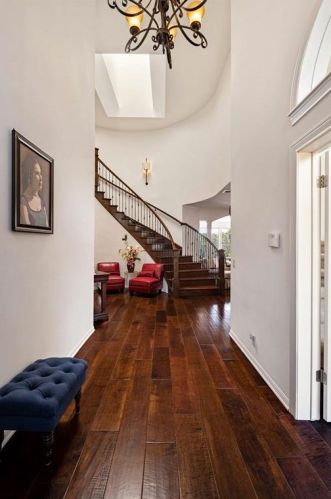 5511 Courtyard Dr, Austin TX  78731-3373 exterior