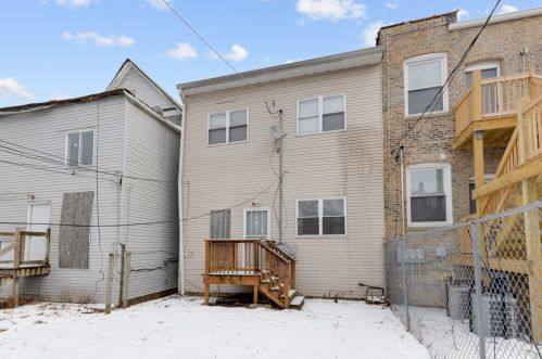 6524 Eberhart Ave, Chicago IL 60637-3206 exterior