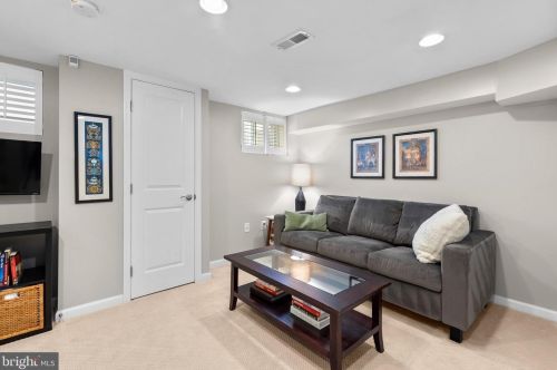 1147 Abbey Pl, Washington DC exterior