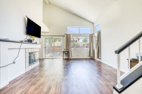 613 Citrus Ave, Perris CA  92571-3850 exterior