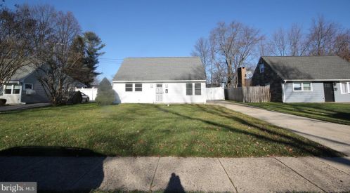 55 Dunmore Ave, Trenton, NJ 08618-1971