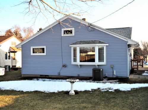 1622 Jackson St, Manitowoc WI 54220-6463 exterior