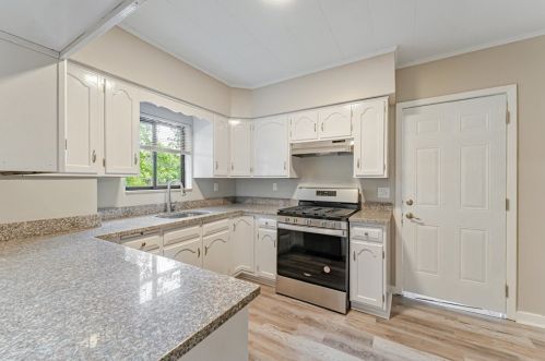 3124 Landis St, Pittsburgh PA 15204-1715 exterior