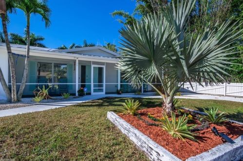 28 Constitution Dr, Naples, FL 34112-7310