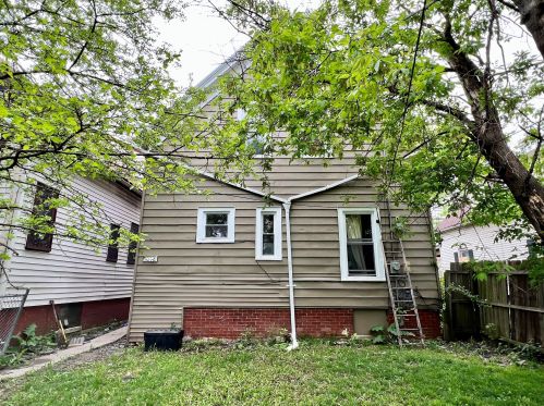 1008 Nash St, Milwaukee, WI 53206-3070