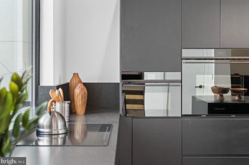 1355 Kater St, Philadelphia PA 19147-1817 exterior