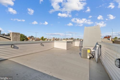 241 Allen St, Philadelphia PA  19125-4103 exterior