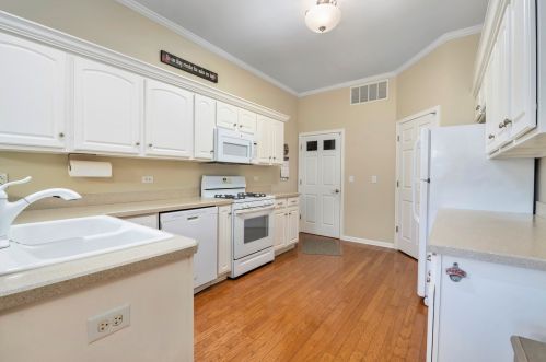 16342 Cres Lk Dr, Joliet IL 60403-1643 exterior