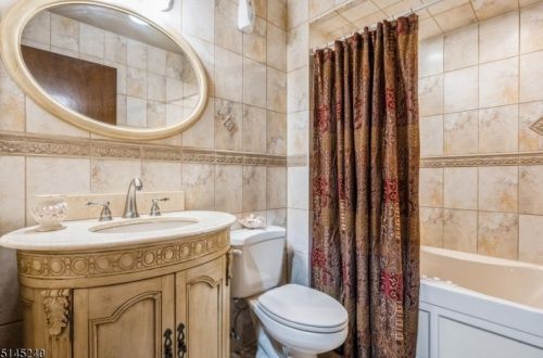 2087 Prospect Ave, Scotch Plains NJ 07076-1203 exterior