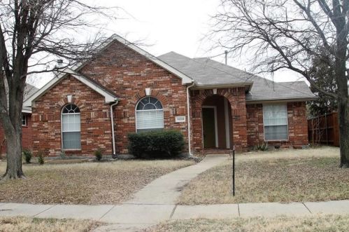 11233 Clover Knoll Dr, Frisco TX 75035-8604 exterior