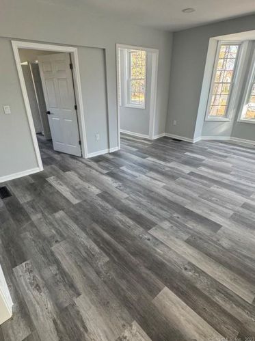 77 Prospect Hill Rd, Windsor CT  06095-1642 exterior