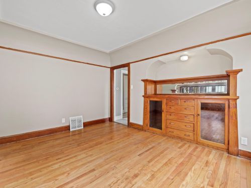 4866 37th St, Milwaukee WI  53221-2570 exterior