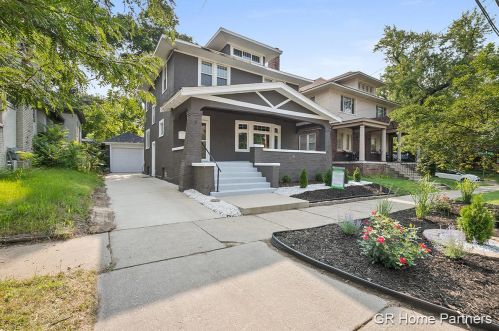 620 Giddings Ave, Grand Rapids, MI 49506-2803