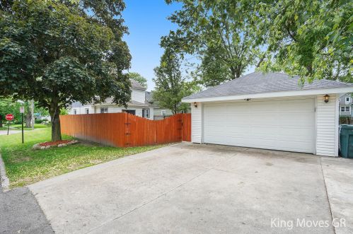 1359 Valley Ave, Grand Rapids MI 49504-2949 exterior