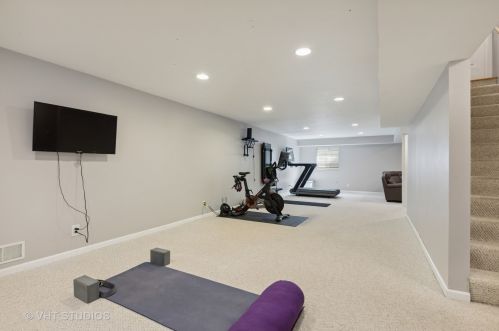 220 Cascade Dr, Bull Valley IL 60012-3346 exterior