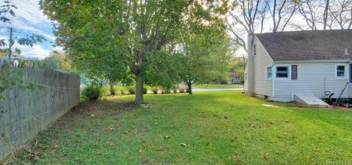 23 Marwood Dr, Poughkeepsie NY exterior