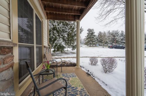 2301 Foxmeadow Cir, Limerick, PA 19468-1573