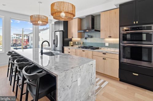 1613 2nd St, Philadelphia PA 19122 exterior