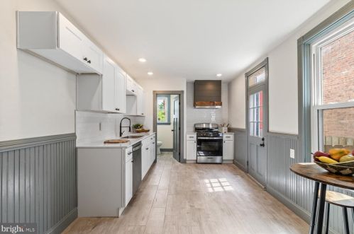 549 Plum St, Lancaster PA  17602-2348 exterior