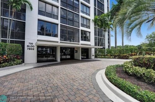 7802 Lakeside Blvd, Boca Raton, FL 33434-6279