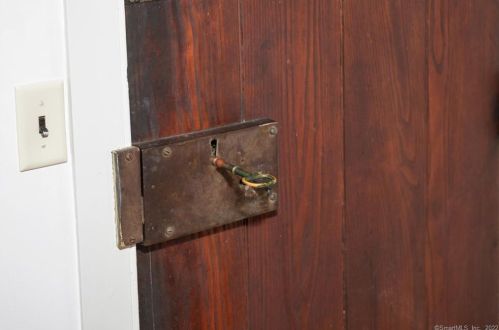 1083 Ridgefield Rd, Wilton CT 06897-1921 exterior