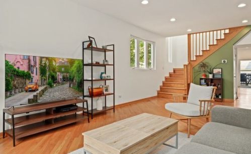 1859 California, Chicago IL 60647-4247 exterior