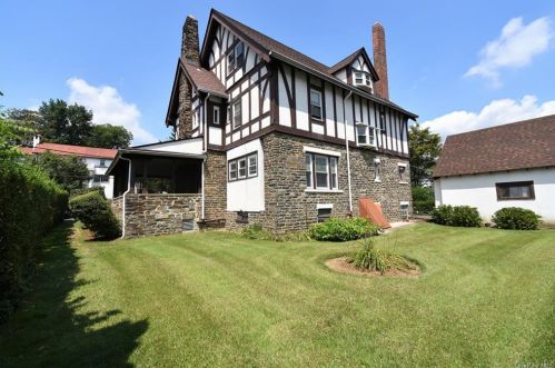 33 Sycamore Ave, Mount Vernon NY 10553-1216 exterior