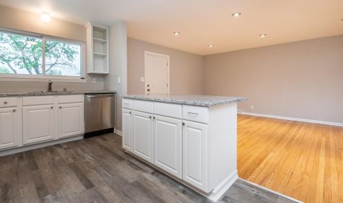 8084 Grandview Dr, Milwaukee WI  53223-3429 exterior