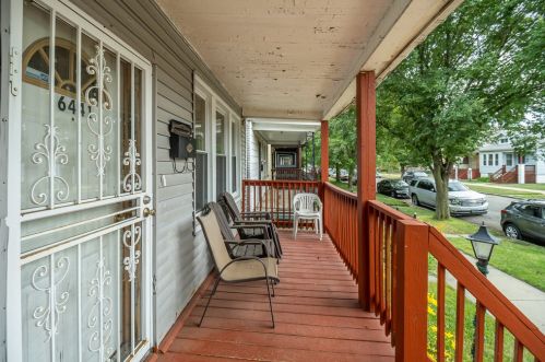 6441 Claremont Ave, Chicago IL 60645-5448 exterior