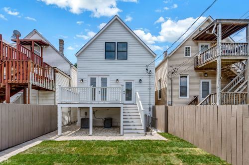 3025 Spaulding Ave, Chicago IL 60618-6808 exterior