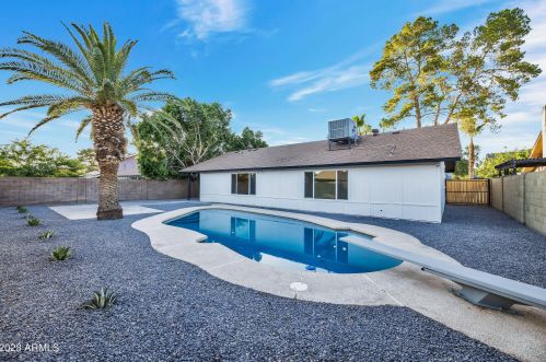 4175 Evans Dr, Phoenix AZ 85032-5574 exterior