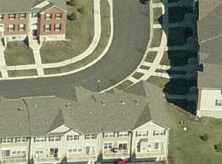 781 Lewisburg Ln, Aurora IL  60504-2113 exterior